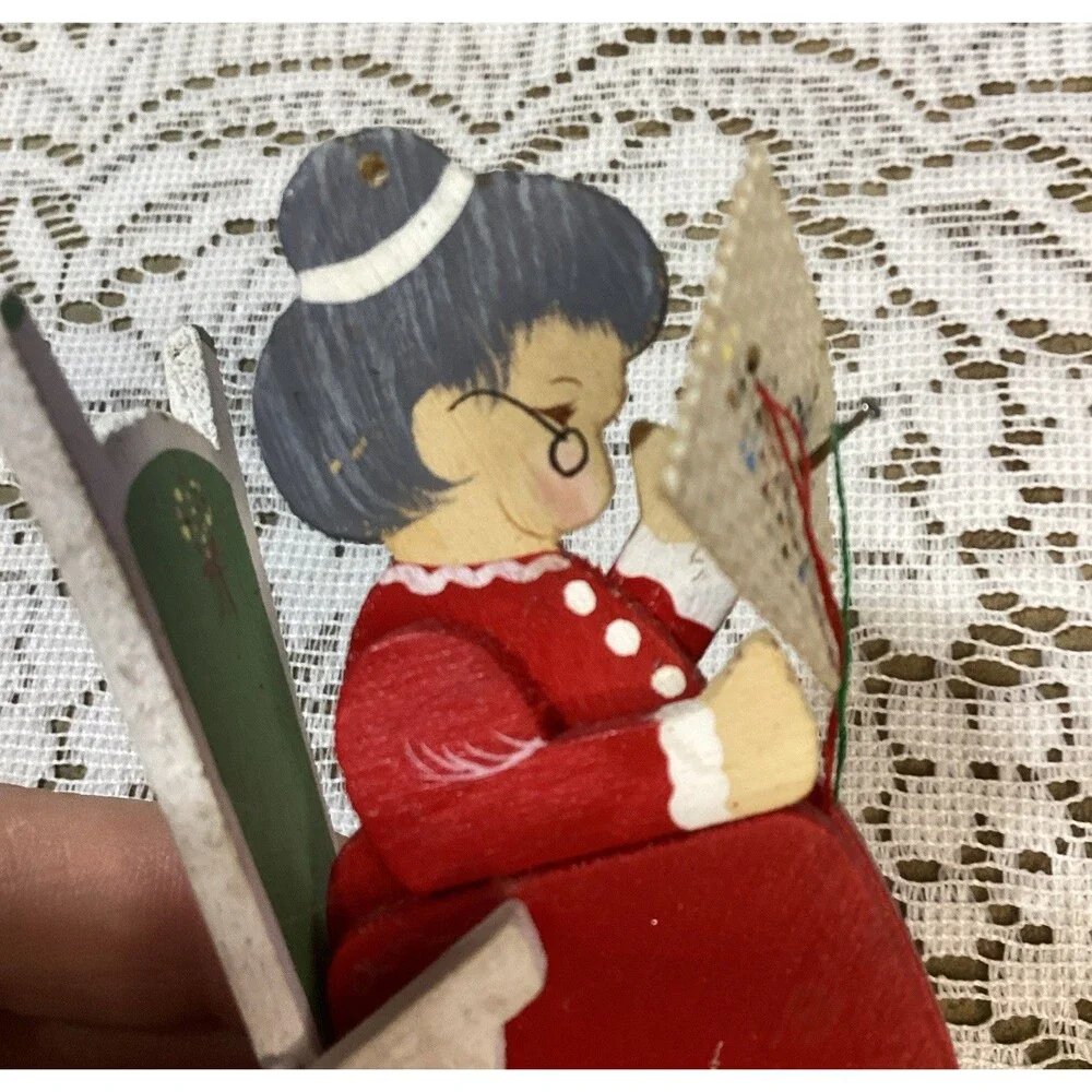 Emgee Corp Mrs Claus Crafting / Sewing Wooden 3.5